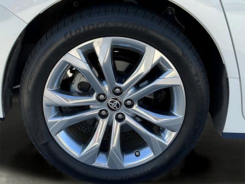 Used 2021 Toyota Sienna Platinum image 16