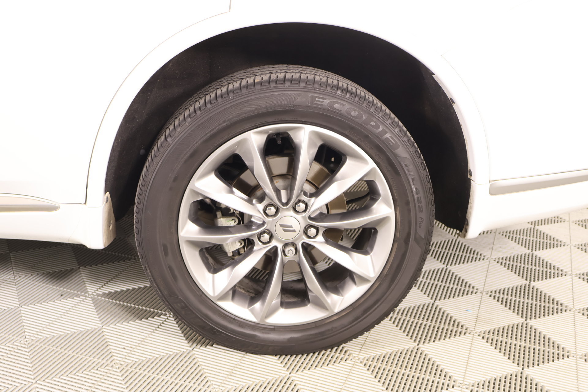 Used 2022 Dodge Durango SXT w/ Anodized Platinum Package AWD/4WD image 18