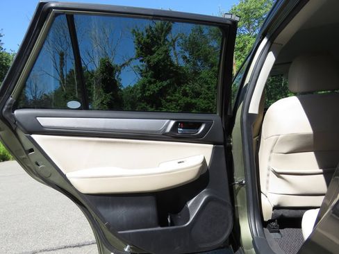Used 2019 Subaru Outback 2.5i Premium AWD/4WD image 19