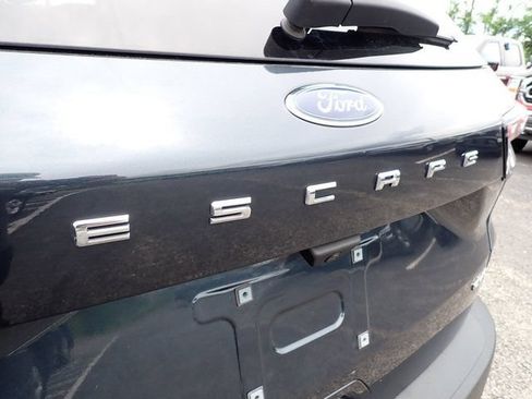 Used 2022 Ford Escape SE w/ SE Sport Appearance Package AWD/4WD image 5
