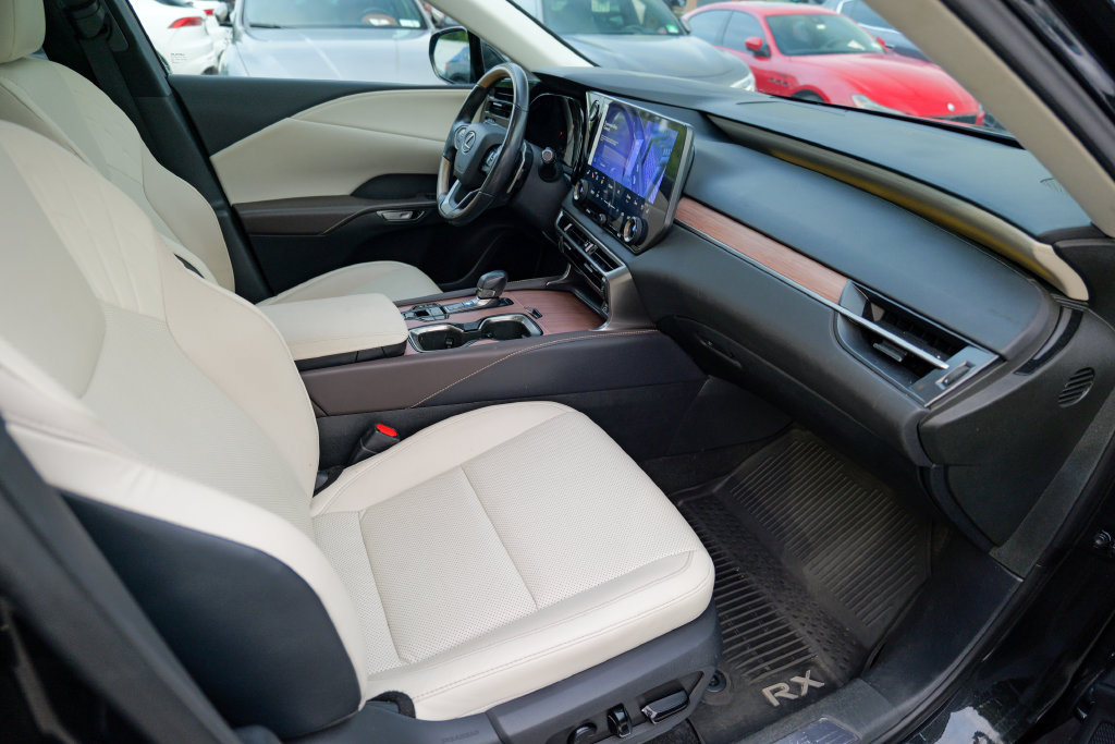 Used 2023 Lexus RX 350 Premium w/ Accessory Package AWD/4WD image 33