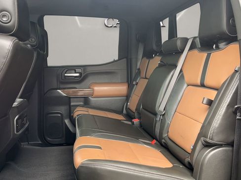 Used 2019 Chevrolet Silverado 1500 High Country w/ Technology Package image 12