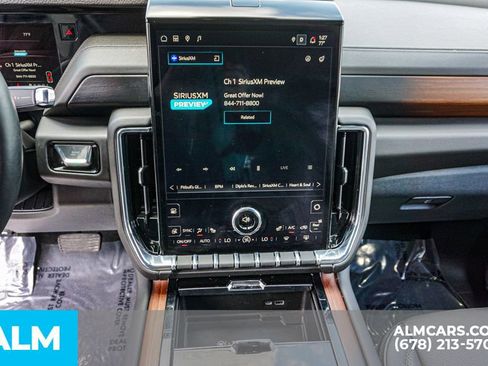 Used 2025 GMC Yukon XL Denali image 41