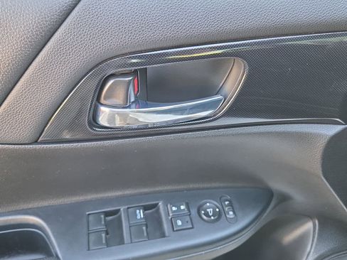 Used 2015 Honda Accord Sport image 17