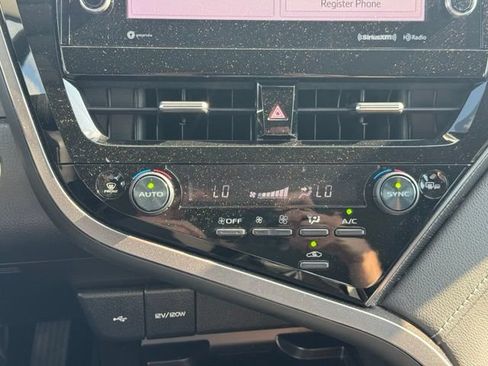 Used 2022 Toyota Camry XSE FWD image 21