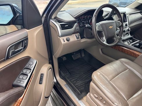 Used 2015 Chevrolet Suburban LTZ image 7