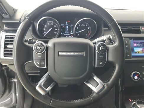 Used 2017 Land Rover Discovery SE image 24