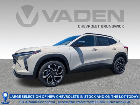 New 2026 Chevrolet Trax RS w/ Sunroof Package FWD image 1