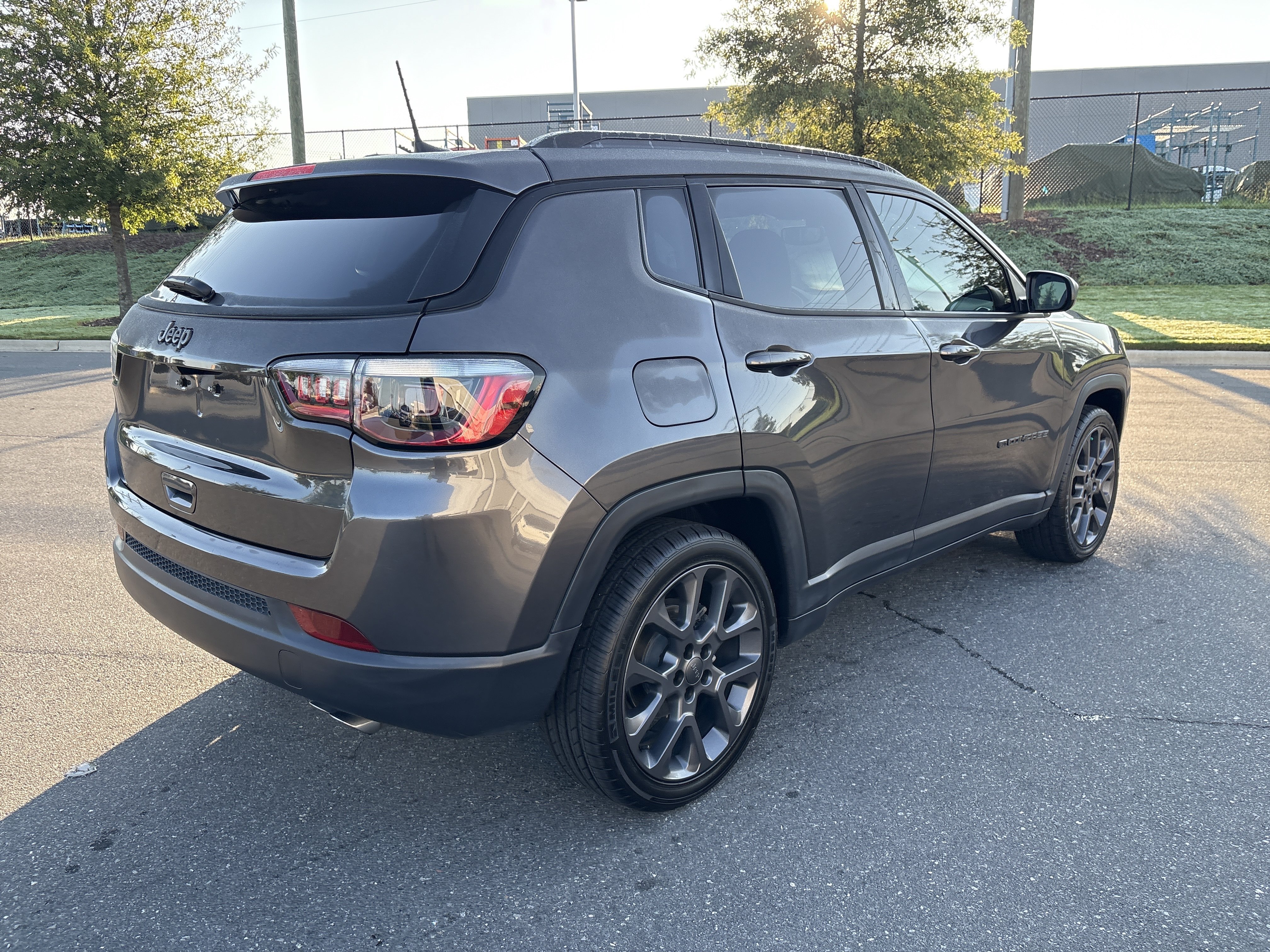 Used 2021 Jeep Compass Latitude FWD image 9