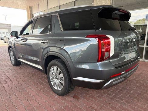Used 2025 Hyundai Palisade SEL FWD image 2