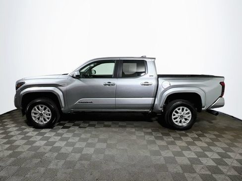 Certified 2025 Toyota Tacoma SR5 AWD/4WD image 4