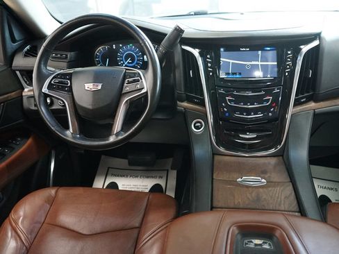 Used 2016 Cadillac Escalade Luxury AWD/4WD image 13