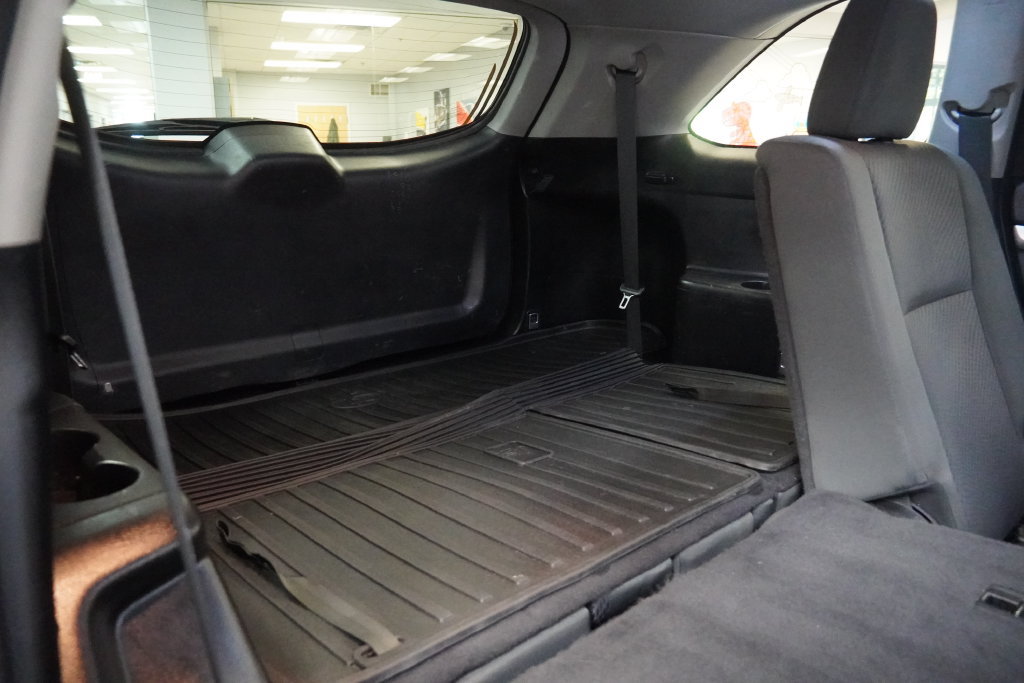 Used 2019 Toyota Highlander LE w/ Protection Package #3 AWD/4WD image 33