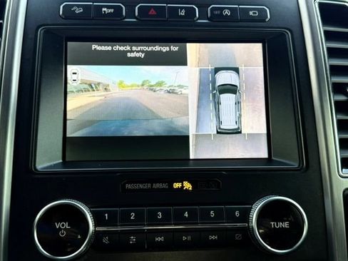 Used 2019 Ford Expedition Platinum AWD/4WD image 25