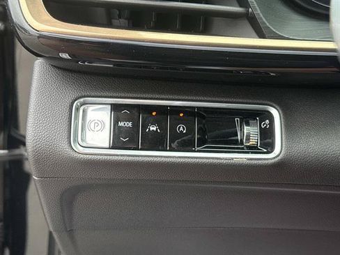Used 2024 Buick Envision Avenir AWD/4WD image 27