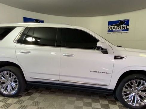 Used 2021 GMC Yukon Denali w/ Denali Premium Package RWD image 3