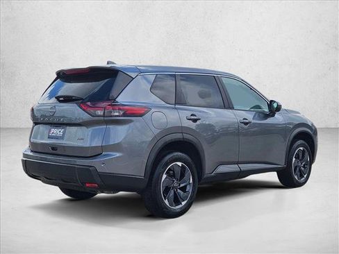 Used 2025 Nissan Rogue SV image 5
