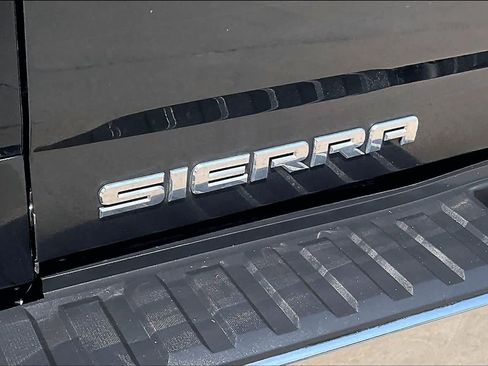 Used 2018 GMC Sierra 1500 SLT w/ SLT Premium Package AWD/4WD image 30