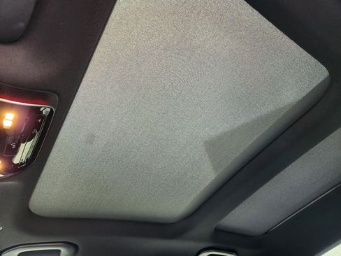 Used 2025 Mercedes-Benz C 300 Sedan image 18