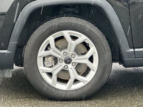 Used 2025 Jeep Compass Latitude w/ Convenience Group image 31