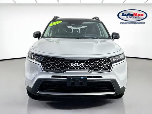 Used 2023 Kia Sorento S w/ Panoramic Sunroof Package AWD/4WD image 7