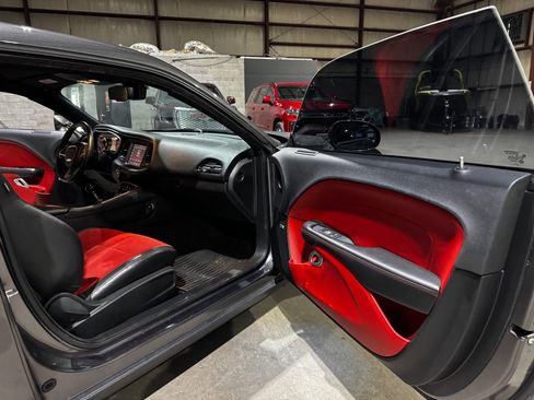 Used 2016 Dodge Challenger R/T Plus image 19