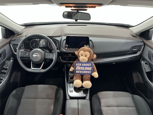 Used 2023 Nissan Rogue SV image 18