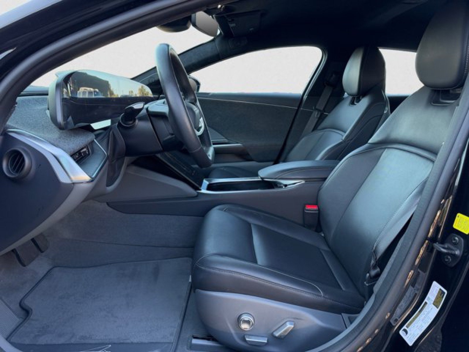 Used 2024 Lucid Air Touring AWD/4WD image 11