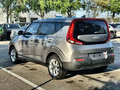 Used 2022 Kia Soul LX w/ Technology Package image 13