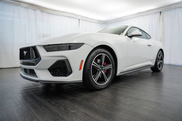 Used 2025 Ford Mustang Coupe RWD image 25