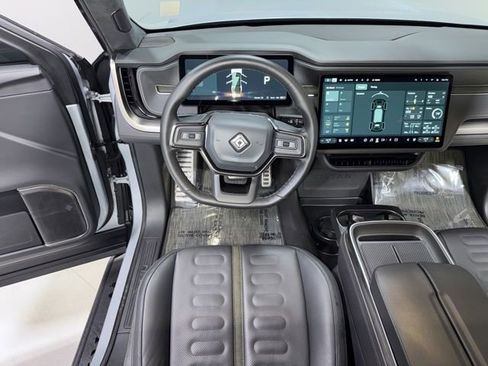 Used 2023 Rivian R1S Adventure AWD/4WD image 18
