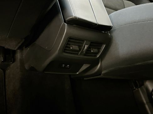 Used 2023 Nissan Rogue SV image 27