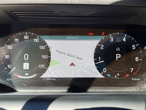 Used 2025 Land Rover Discovery Sport Dynamic SE image 32