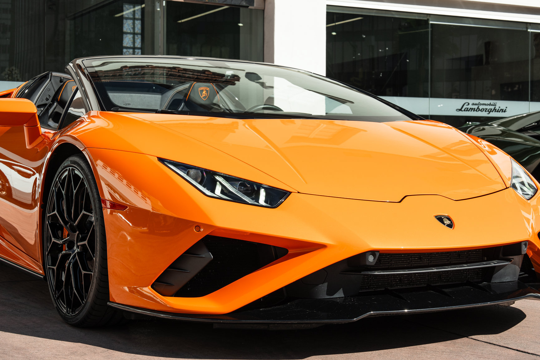 Used 2020 Lamborghini Huracan EVO RWD image 10