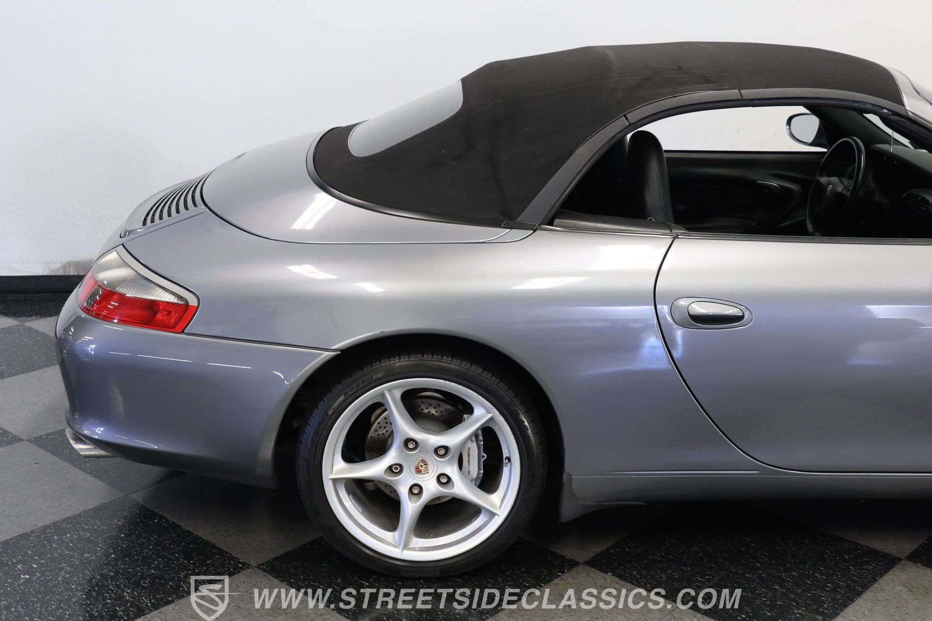 Used 2002 Porsche 911 Carrera 4 AWD/4WD image 28