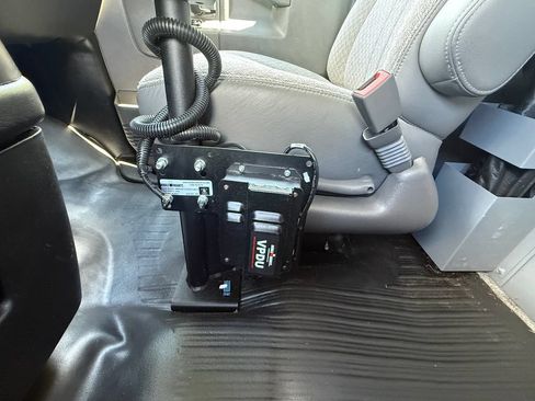 Used 2021 Chevrolet Express 2500 RWD image 30
