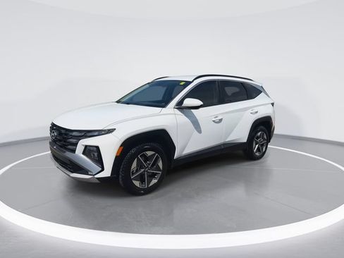 Certified 2025 Hyundai Tucson SEL AWD/4WD image 4
