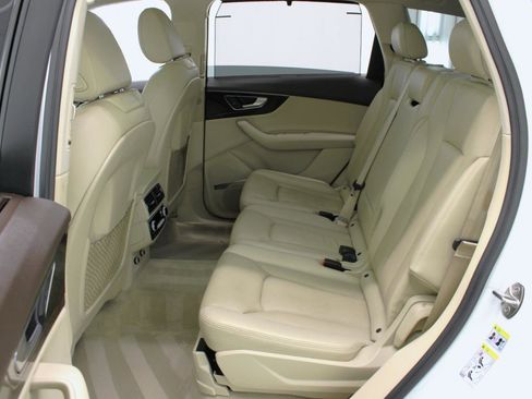 Used 2019 Audi Q7 3.0T Prestige w/ Prestige Package image 38
