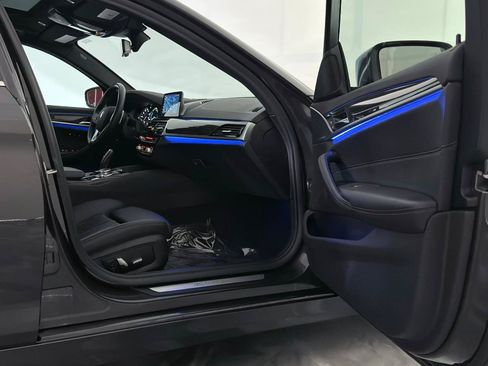 Used 2018 BMW 530e xDrive w/ Premium Package 2 AWD/4WD image 25