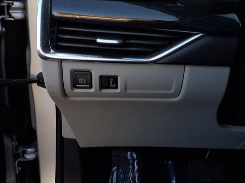 Used 2019 Cadillac XT4 Premium Luxury w/ Cold Weather Package image 14