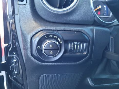 Used 2021 Jeep Gladiator Overland w/ Popular Equipment Package AWD/4WD image 14