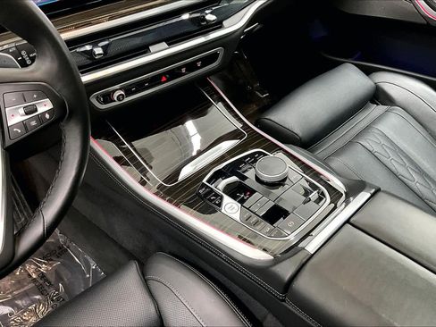Used 2025 BMW X5 xDrive50e image 17
