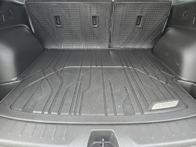 Used 2024 Chevrolet Blazer LT w/ Convenience Package FWD image 31