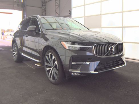 Used 2023 Volvo XC60 B5 Ultimate w/ Climate Package AWD/4WD image 2