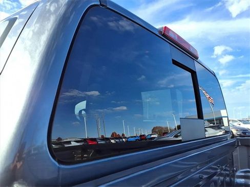 Used 2025 Nissan Frontier SV image 26