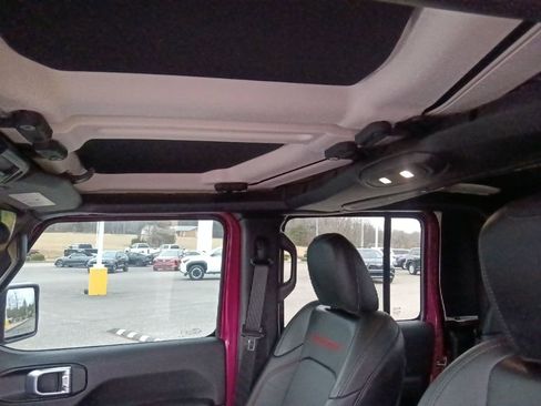 Used 2024 Jeep Gladiator Rubicon image 14