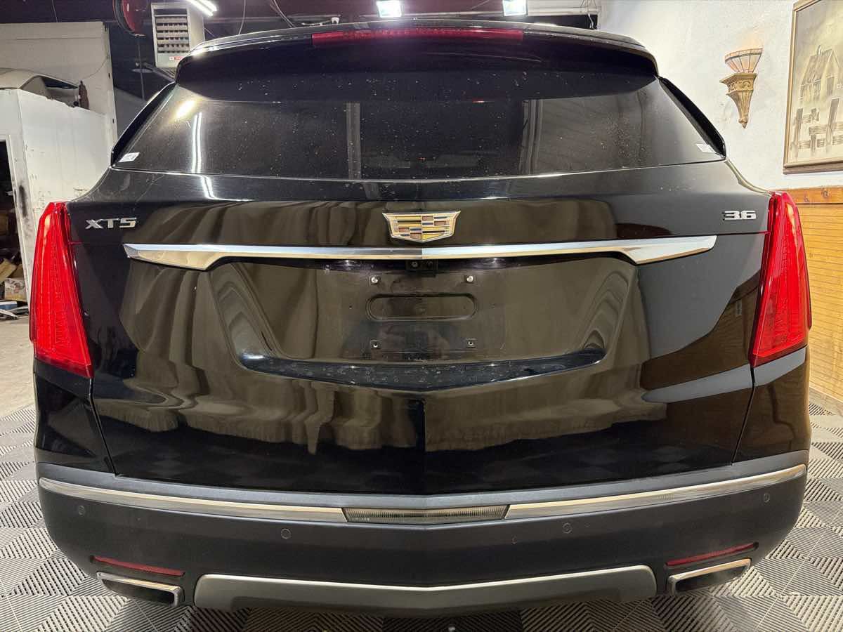 Used 2018 Cadillac XT5 Platinum AWD/4WD image 4