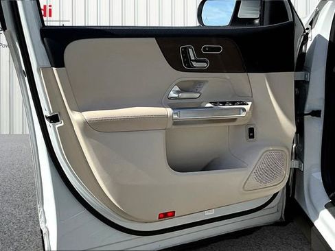 Used 2023 Mercedes-Benz GLB 250 4MATIC image 20