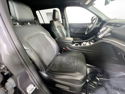 Used 2023 Jeep Grand Cherokee L Laredo AWD/4WD image 29