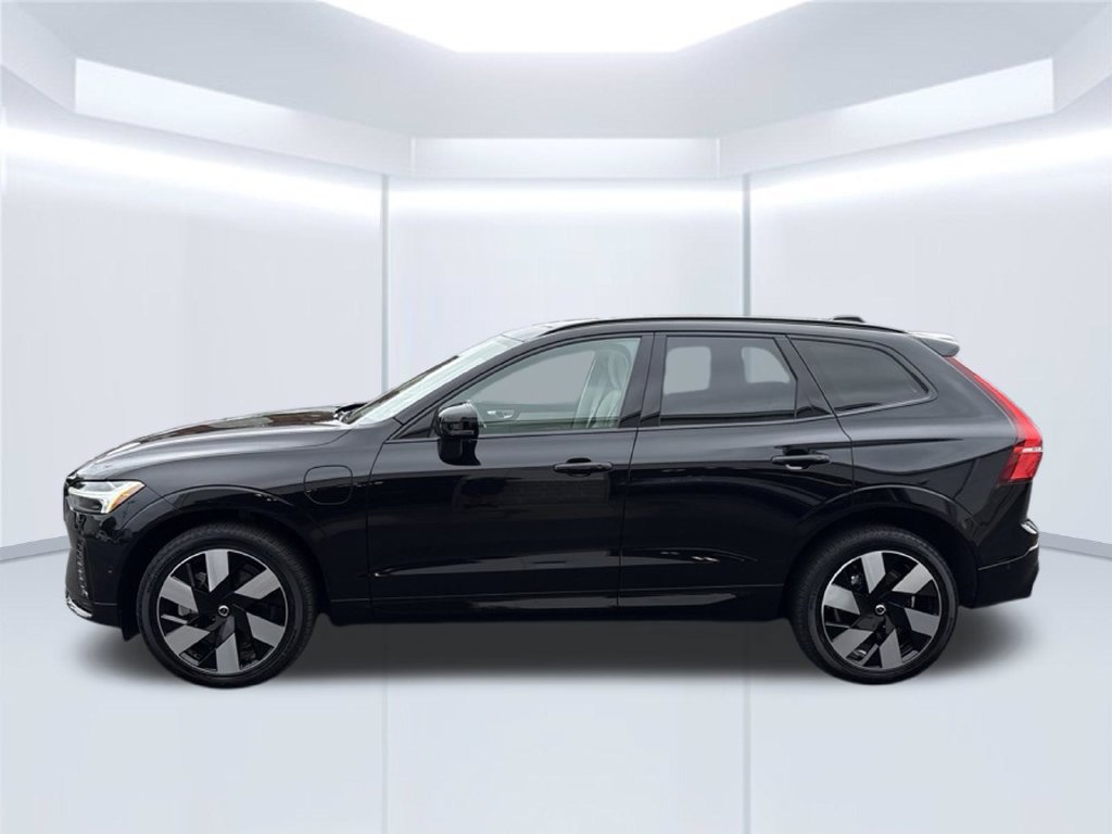 Used 2024 Volvo XC60 T8 Plus w/ Protection Package Premier AWD/4WD image 2